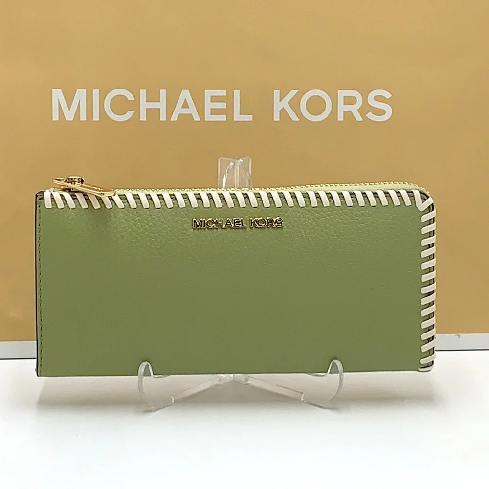 MICHAEL KORS JET SET TRAVEL LARGE THREE QUARTER ZIP WALLET LIGHT SAGE MULTI